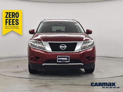 Red 2014 Nissan Pathfinder SV