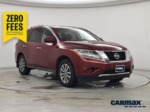 Red 2014 Nissan Pathfinder SV