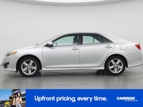 Silver 2014 Toyota Camry SE