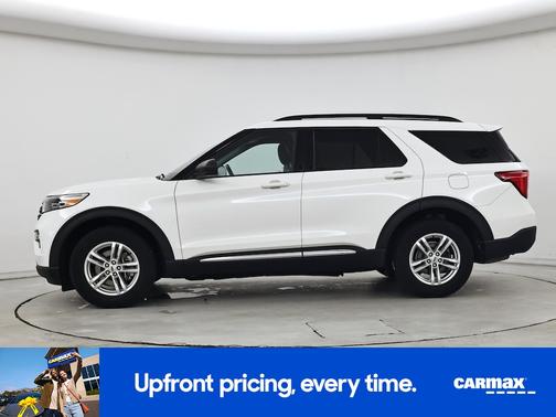 White 2022 Ford Explorer XLT