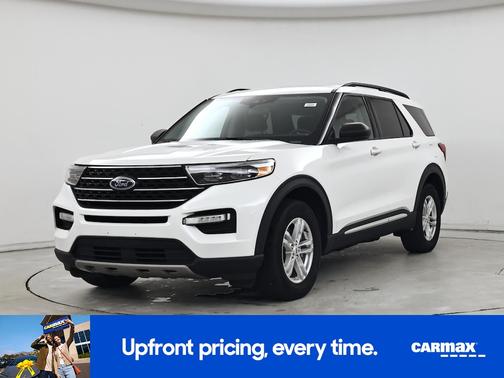 White 2022 Ford Explorer XLT