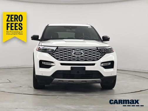 White 2022 Ford Explorer Platinum