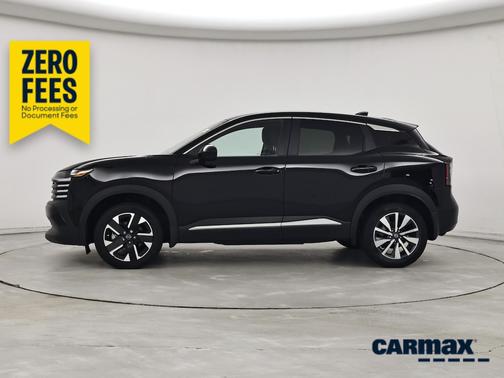 Black 2025 Nissan Kicks SV