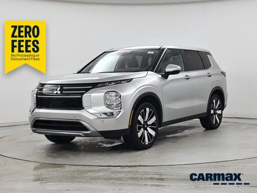 Silver 2025 Mitsubishi Outlander SE