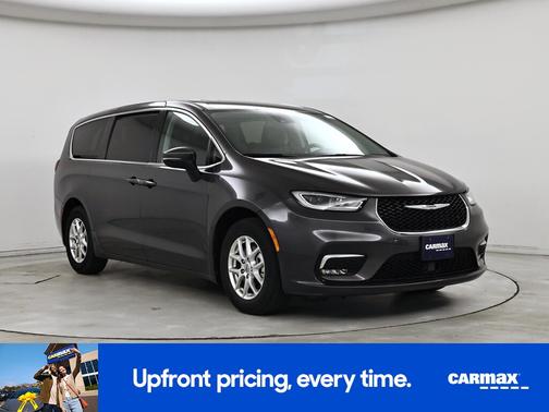 Gray 2023 Chrysler Pacifica Touring L