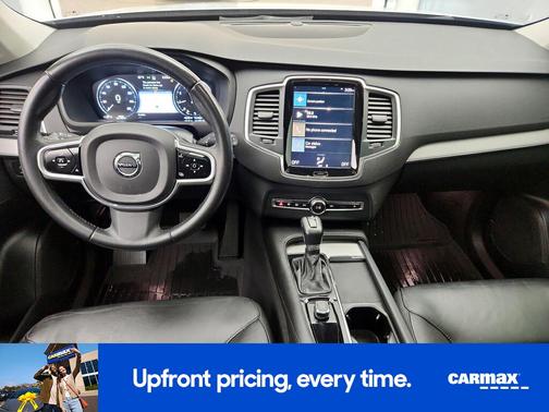 2022 Volvo XC90 T5 Momentum