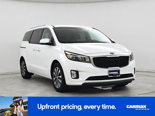 White 2018 Kia Sedona SX