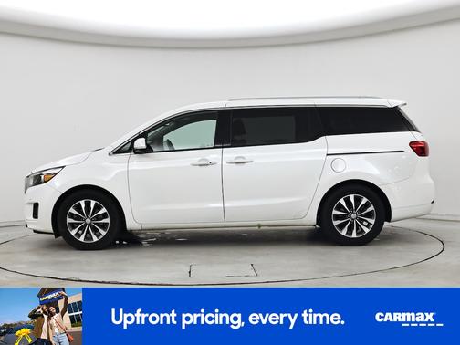 White 2018 Kia Sedona SX