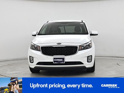 White 2018 Kia Sedona SX