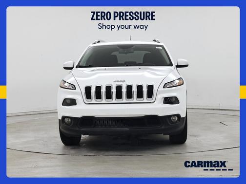 White 2018 Jeep Cherokee Latitude