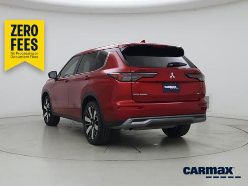 Red 2025 Mitsubishi Outlander SE