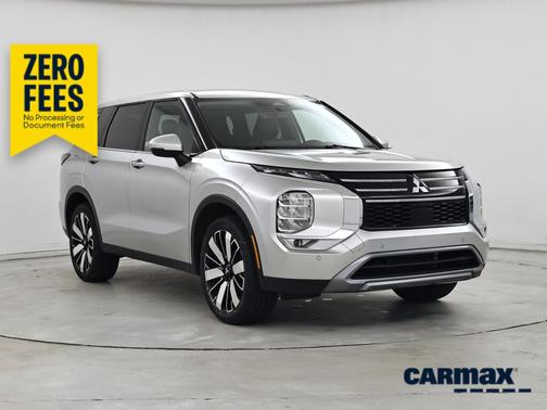 Silver 2025 Mitsubishi Outlander SE