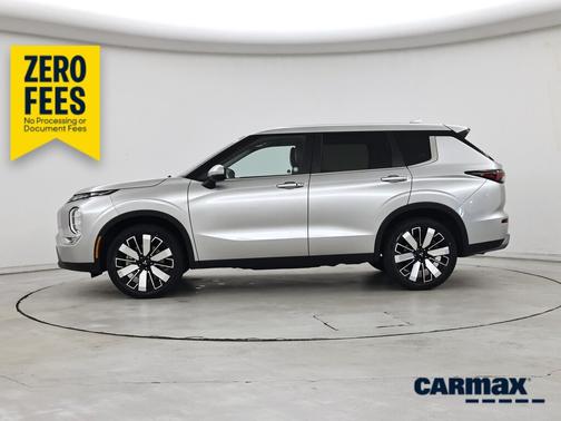 Silver 2025 Mitsubishi Outlander SE