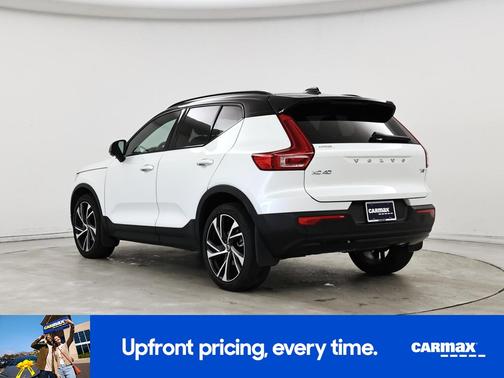 2022 Volvo XC40 T5 R-Design