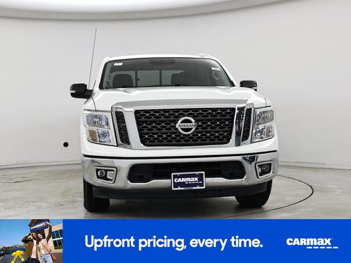 2017 Nissan Titan SV