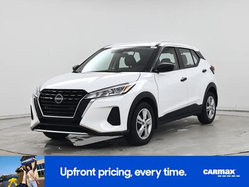 White 2024 Nissan Kicks S