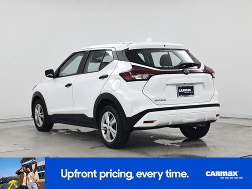 White 2024 Nissan Kicks S