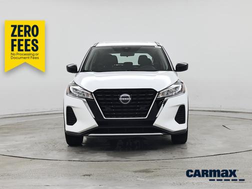 White 2024 Nissan Kicks S