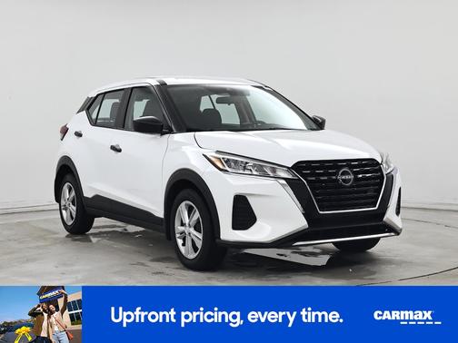 White 2024 Nissan Kicks S