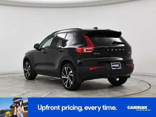 2022 Volvo XC40 T5 R-Design