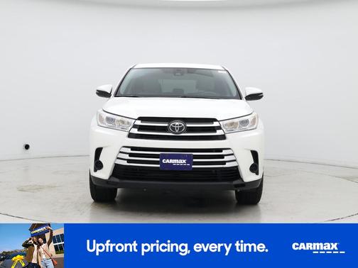 White 2018 Toyota Highlander LE
