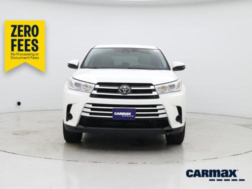 White 2018 Toyota Highlander LE