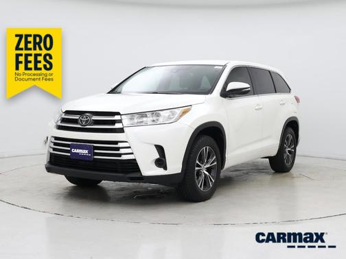 White 2018 Toyota Highlander LE