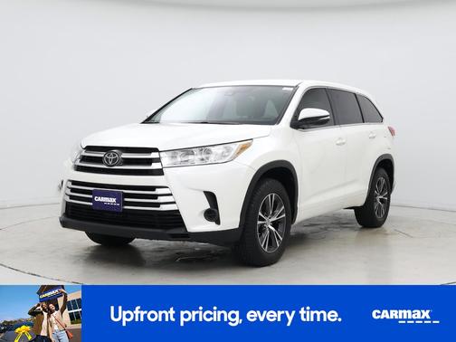 White 2018 Toyota Highlander LE