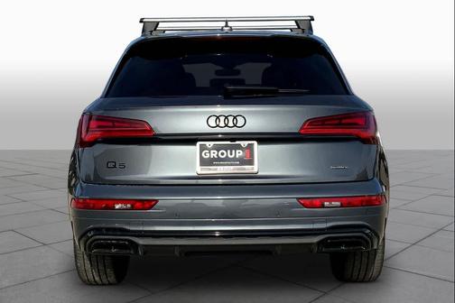Daytona Gray Pearl Effect 2023 Audi Q5 45 S line Premium Plus