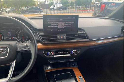 2022 Audi Q5 45 S line Premium