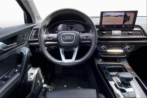 Glacier White Metallic 2023 Audi Q5 45 S line Prestige