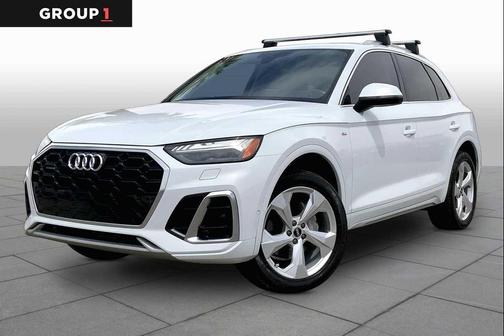 Glacier White Metallic 2023 Audi Q5 45 S line Prestige
