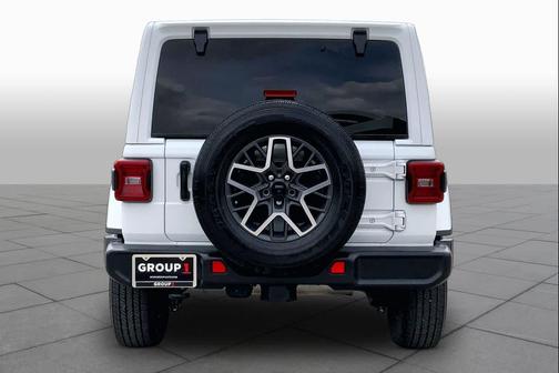 2024 Jeep Wrangler 4-Door Sahara 4x4