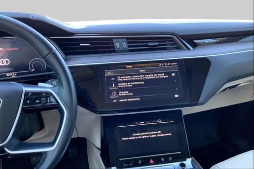 Glacier White Metallic 2022 Audi e-tron Premium Plus