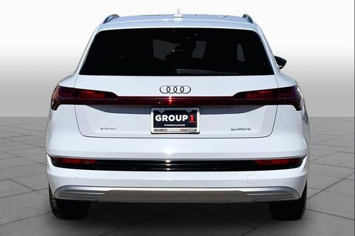 Glacier White Metallic 2022 Audi e-tron Premium Plus