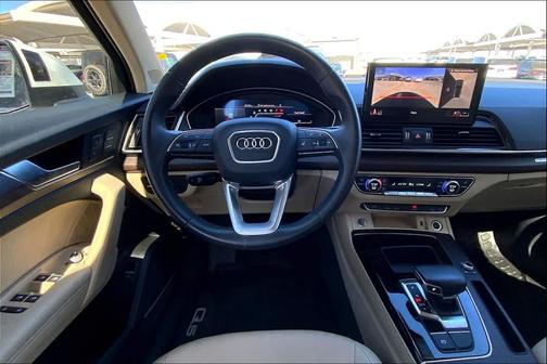 Glacier White Metallic 2023 Audi Q5 45 S line Premium Plus