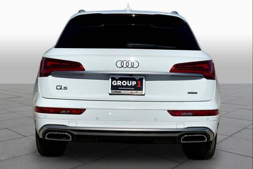 Glacier White Metallic 2023 Audi Q5 45 S line Premium Plus