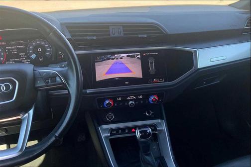 2024 Audi Q3 Premium 45 TFSI S line quattro Tiptronic