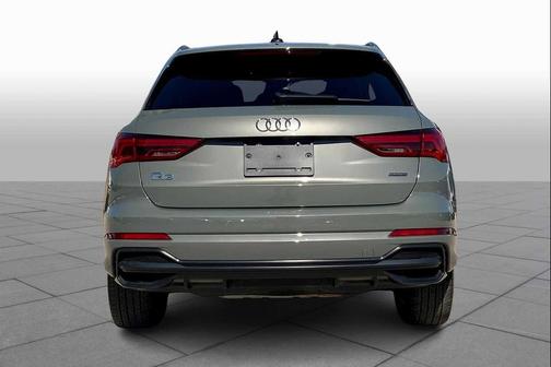 2022 Audi Q3 45 S line Premium