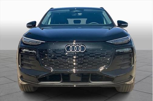 2025 Audi Q6 e-tron Premium Plus quattro