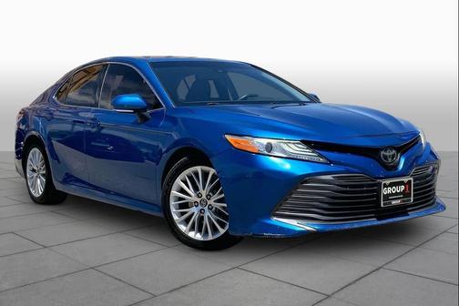 Blue Streak Metallic 2019 Toyota Camry XLE