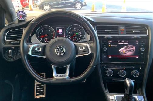 Photo 5 of 32 of 2021 Volkswagen Golf GTI 2.0T SE