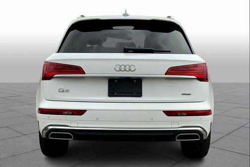 Ibis White 2022 Audi Q5 45 S line Premium Plus