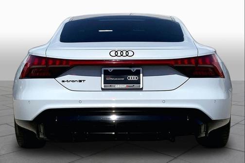 Suzuka Gray Metallic 2024 Audi e-tron GT Prestige quattro