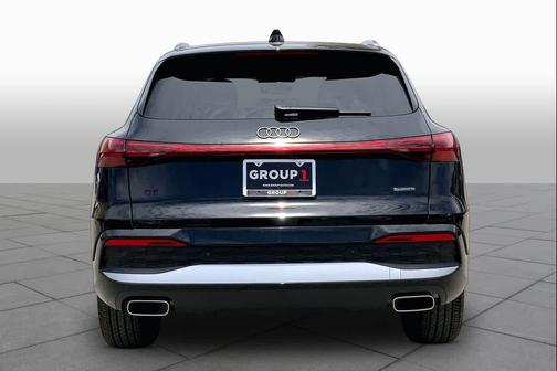 Mythos Black Metallic 2025 Audi Q5 Premium TFSI quattro S tronic