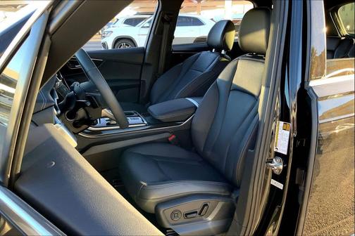 2025 Audi Q7 55 Premium Plus