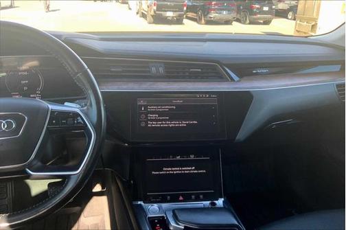2019 Audi e-tron Premium Plus