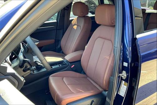 Navarra Blue Metallic 2025 Audi Q3 45 S line Premium Plus