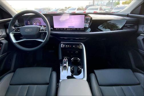 Mythos Black me 2026 Audi Q5 Premium Plus