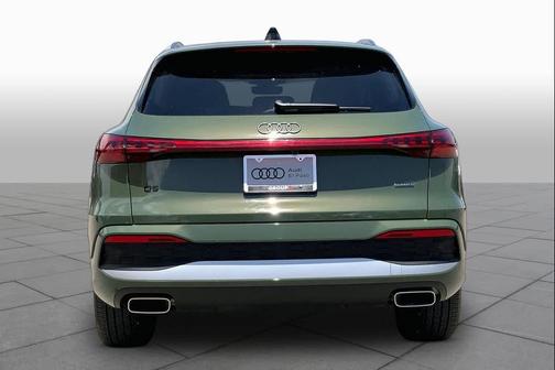 District Green Metallic 2025 Audi Q5 Premium Plus TFSI quattro S tronic